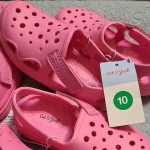💛 Cat & Jack Atlas, back strap, clog sandals, hook & loop closure, water shoes